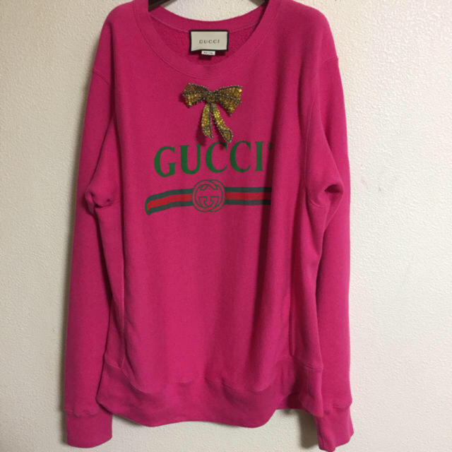 Gucci(グッチ)のグッチ ブローチ付トレーナー Ｍ正規品 衣装カバー付きバイマ販売中172800円 レディースのトップス(トレーナー/スウェット)の商品写真