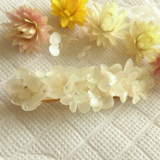 純白の紫陽花バレッタ8cm(バレッタ/ヘアクリップ)