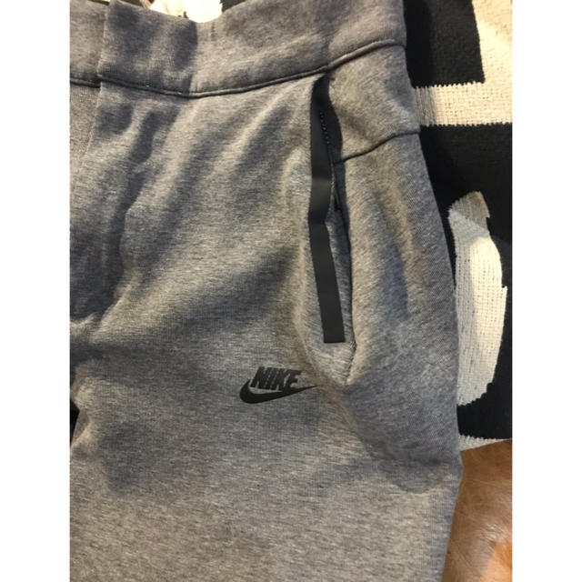 NIKE(ナイキ)のNIKE テックフリース  クロップドパンツ  TECH FLEECE  ナイキ メンズのパンツ(その他)の商品写真