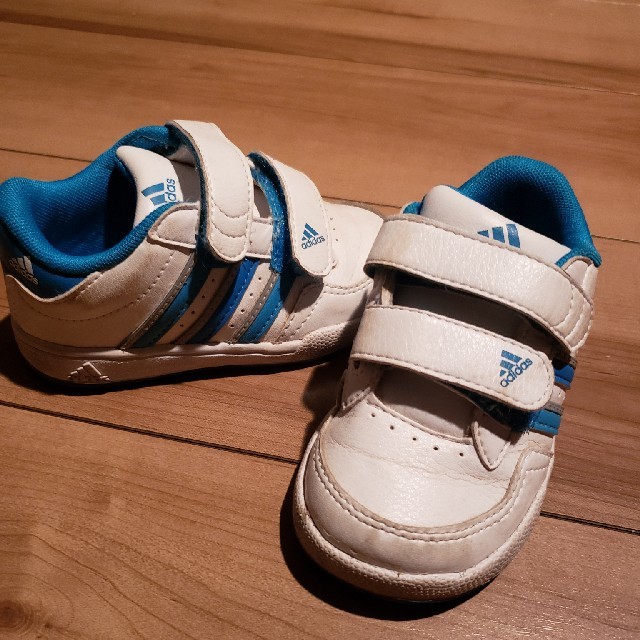 adidas(アディダス)のベビーシューズ　アディダス　13.0cm キッズ/ベビー/マタニティのベビー靴/シューズ(~14cm)(スニーカー)の商品写真