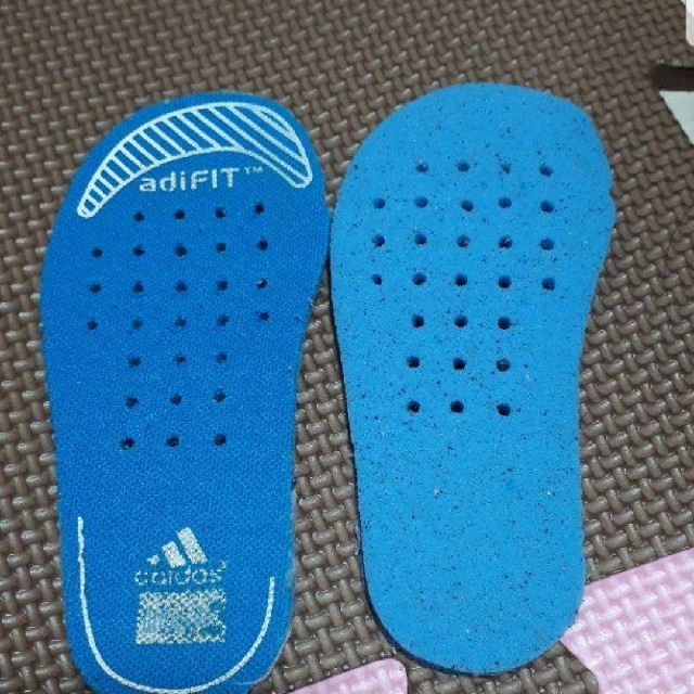 adidas(アディダス)のベビーシューズ　アディダス　13.0cm キッズ/ベビー/マタニティのベビー靴/シューズ(~14cm)(スニーカー)の商品写真