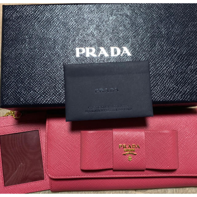 美品   プラダPRADA  長財布  リボンパスケース付き