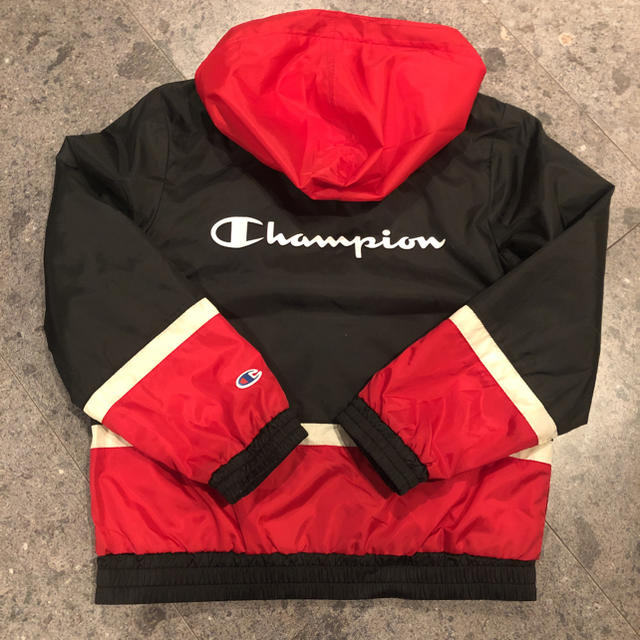 Champion(チャンピオン)のラスト1点！チャンピオン 140 Champion ウィンドブレーカー アウター キッズ/ベビー/マタニティのキッズ服男の子用(90cm~)(ジャケット/上着)の商品写真