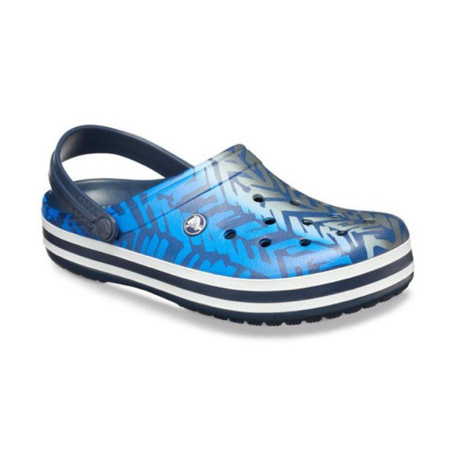 crocs(クロックス)のクロックス 26cm ブルー ブラック グラフィック ビーチサンダル メンズの靴/シューズ(サンダル)の商品写真