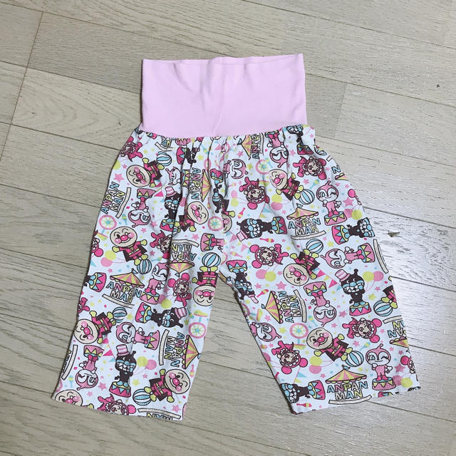 アンパンマンパジャマ 100cm キッズ/ベビー/マタニティのキッズ服女の子用(90cm~)(パジャマ)の商品写真