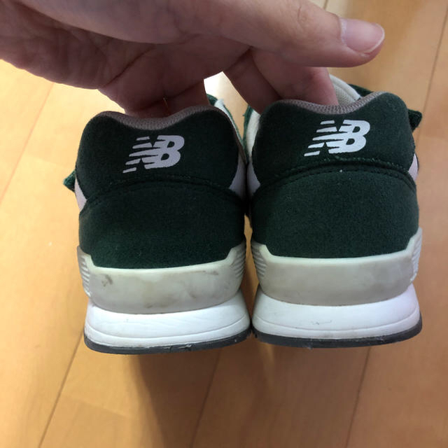 New Balance(ニューバランス)のニューバランス 22cm グリーン キッズ/ベビー/マタニティのキッズ靴/シューズ(15cm~)(スニーカー)の商品写真