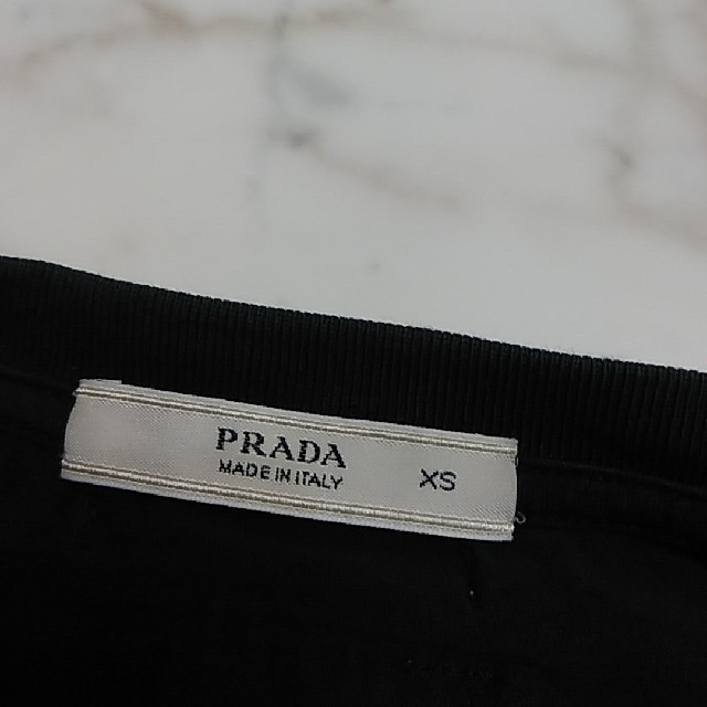 PRADA(プラダ)のPRADA　ビジューTｼｬﾂ レディースのトップス(Tシャツ(半袖/袖なし))の商品写真