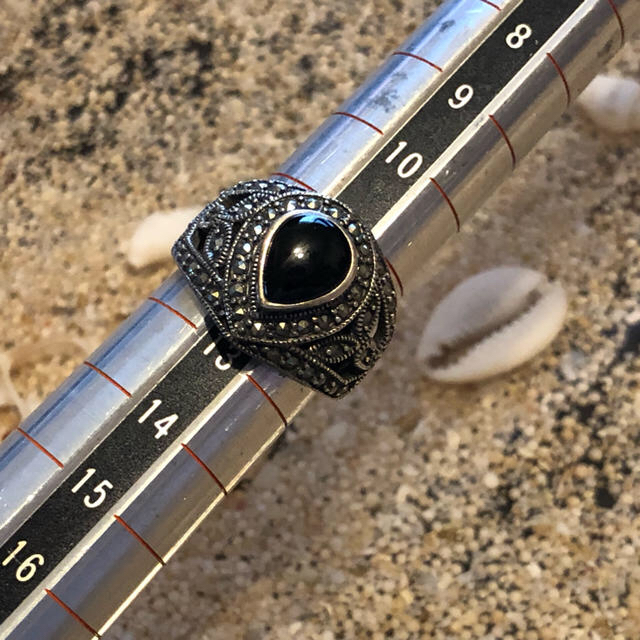 オニキスとマーカサイトの天然石シルバーリング レディースのアクセサリー(リング(指輪))の商品写真