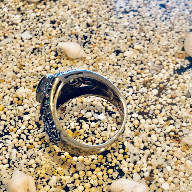 オニキスとマーカサイトの天然石シルバーリング レディースのアクセサリー(リング(指輪))の商品写真