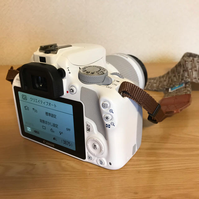 Canon(キヤノン)のCanon EOSkissＸ7ホワイト【極美品】 スマホ/家電/カメラのカメラ(デジタル一眼)の商品写真