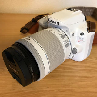 キヤノン(Canon)のCanon EOSkissＸ7ホワイト【極美品】(デジタル一眼)