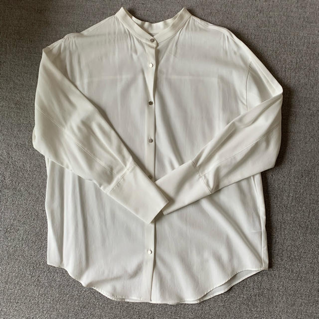 SALON(サロン)のシャツ ブラウス 白シャツ SALON サロン ニューマン アダムエロペ レディースのトップス(シャツ/ブラウス(長袖/七分))の商品写真