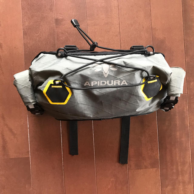 APIDURA ハンドルバーパック コンパクト 9L スポーツ/アウトドアの自転車(バッグ)の商品写真