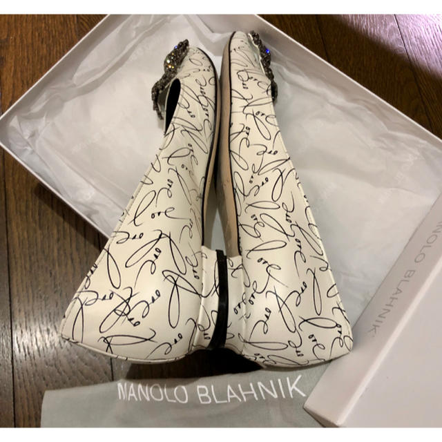 MANOLO BLAHNIK(マノロブラニク)のjenny様 値下げ・MANOLOBLAHNIKマノロブラニクハンギシ ホワイト レディースの靴/シューズ(ハイヒール/パンプス)の商品写真