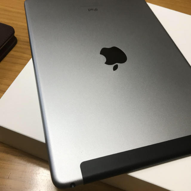 Apple(アップル)のipad Air2 スマホ/家電/カメラのPC/タブレット(タブレット)の商品写真