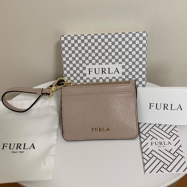 最終値下げ！新品未使用 FURLA フルラ パスケース ダリアベージュ | フリマアプリ ラクマ