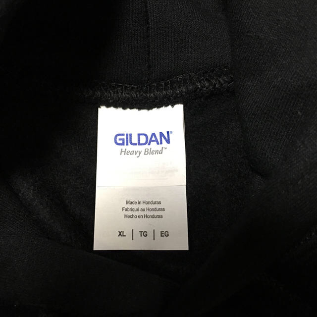 GILDAN(ギルタン)のきむら様専用！新品GILDAN パーカー 黒＆Champion 半袖T 黒 XL メンズのトップス(パーカー)の商品写真