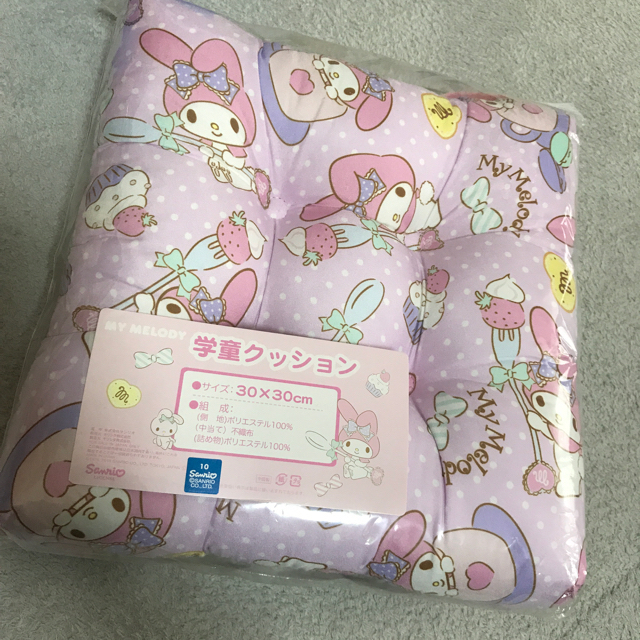 サンリオ - 新品!!サンリオ 座布団☆クッション size30✕30cm サンリオ - 新品!!サンリオ 座布団☆クッション size30✕30cm