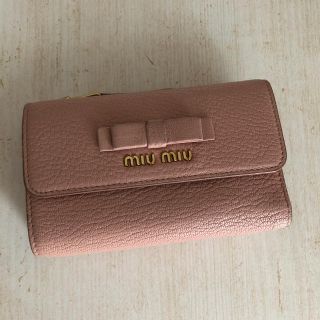 ミュウミュウ(miumiu)のMIU MIU☆リボン付きマドラス三つ折り財布(財布)