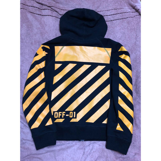 OFF-WHITE(オフホワイト)の【おびと様専用】OFF-WHITE× Moncler パーカー M メンズのトップス(パーカー)の商品写真