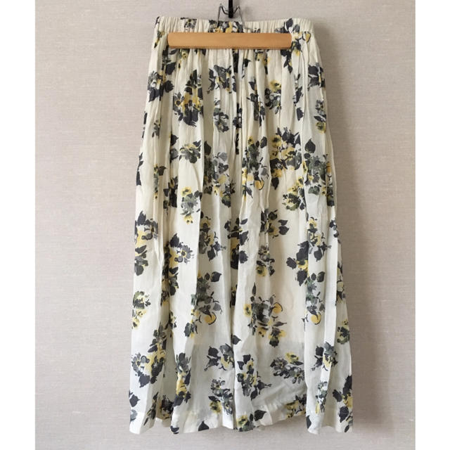 ROSE BUD(ローズバッド)の花柄フレアスカート マキシ レディースのスカート(ロングスカート)の商品写真