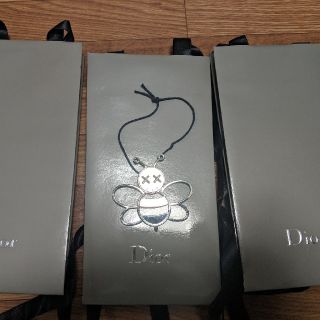 ディオール(Dior)のDior X Kaws キーチェーンと袋3付き(キーホルダー)