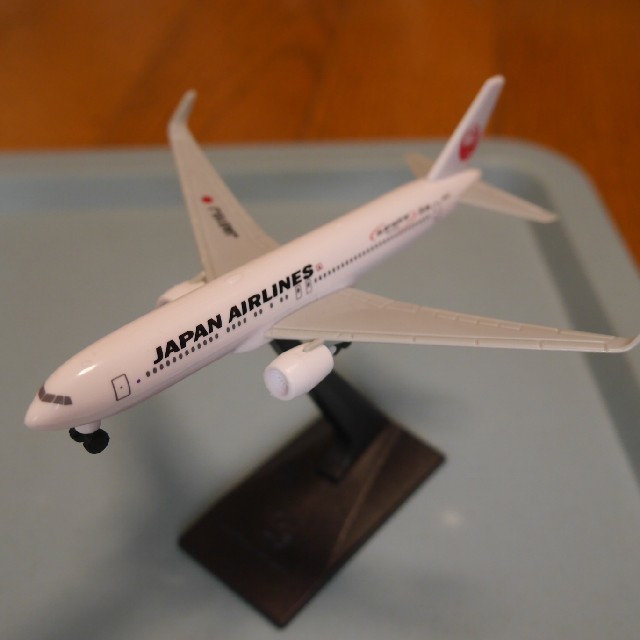 JAL(日本航空)(ジャル(ニホンコウクウ))のJAL 飛行機模型 エンタメ/ホビーのおもちゃ/ぬいぐるみ(模型/プラモデル)の商品写真
