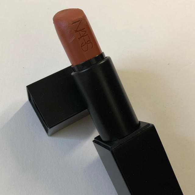 NARS オーディシャスリップスティック 2829 LINDA