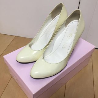 DIANA(ハイヒール/パンプス ・ ホワイト/白色系)のフリマ DIANA(ハイヒール/パンプス ・ ホワイト/白色系)のフリマ