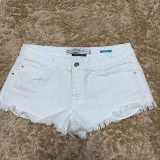 ザラ(ZARA)のZARA ホワイトデニム PT(ショートパンツ)