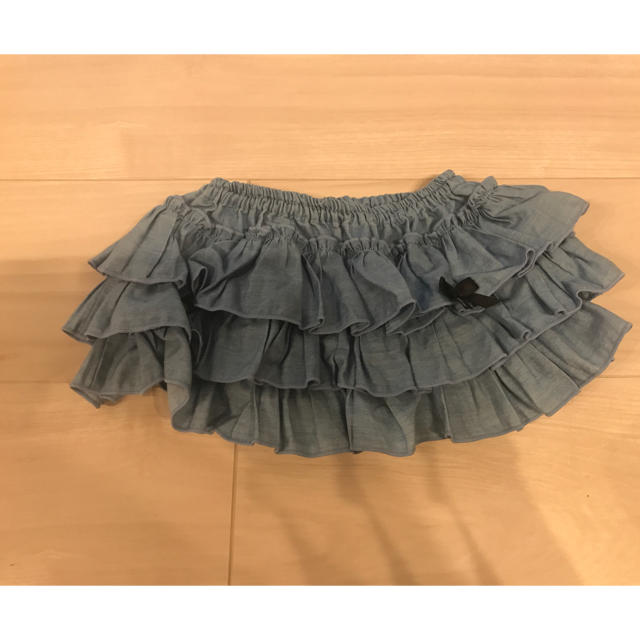 パンパンチュチュ フリフリボトム ライトデニム キッズ/ベビー/マタニティのベビー服(~85cm)(パンツ)の商品写真