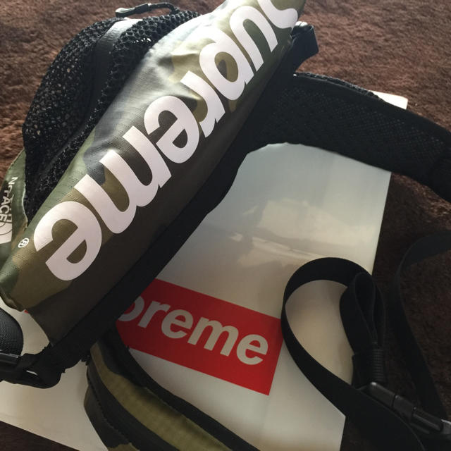 Supreme × The North Face  Waist Bag 1