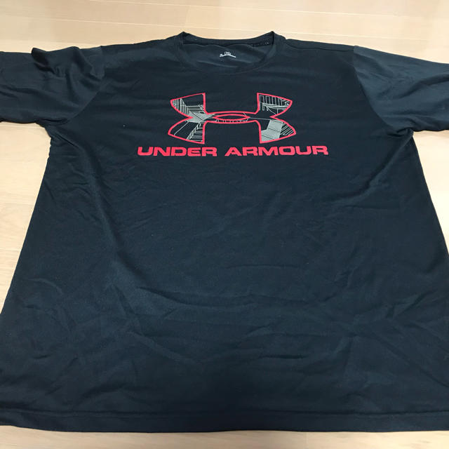 UNDER ARMOUR(アンダーアーマー)のUNDER ARMOUR 【大きいサイズ］XL Tシャツ スポーツ/アウトドアのトレーニング/エクササイズ(トレーニング用品)の商品写真