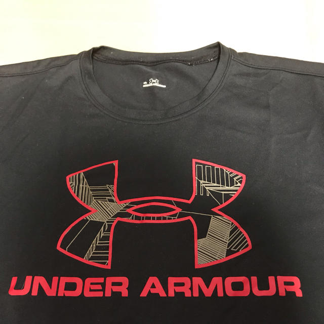 UNDER ARMOUR(アンダーアーマー)のUNDER ARMOUR 【大きいサイズ］XL Tシャツ スポーツ/アウトドアのトレーニング/エクササイズ(トレーニング用品)の商品写真