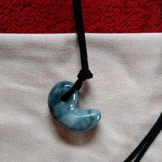 糸魚川翡翠の勾玉(ネックレス)