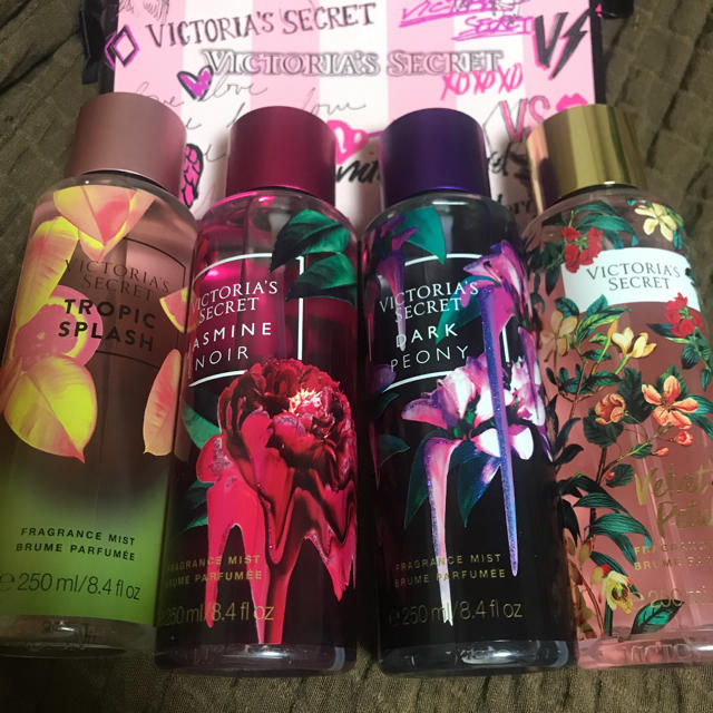 Victoria's Secret(ヴィクトリアズシークレット)のビクトリアシークレット   ミスト1つ コスメ/美容の香水(香水(女性用))の商品写真