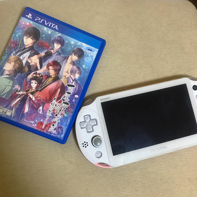 PlayStation Vita(プレイステーションヴィータ)のplaystation Vita ピンク ソフト付き！ エンタメ/ホビーのゲームソフト/ゲーム機本体(携帯用ゲーム機本体)の商品写真