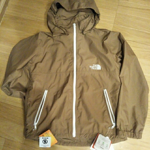 THE NORTH FACE(ザノースフェイス)のタグ付き　ノースフェイス　コンパクトジャケット　カーゴカーキ レディースのジャケット/アウター(ナイロンジャケット)の商品写真