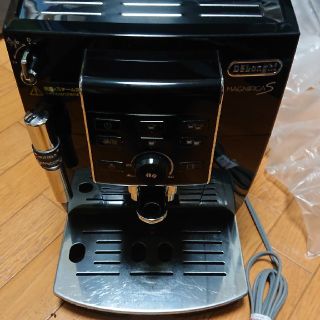 デロンギ(DeLonghi)のデロンギ 全自動エスプレッソマシーン 中古美品(エスプレッソマシン)