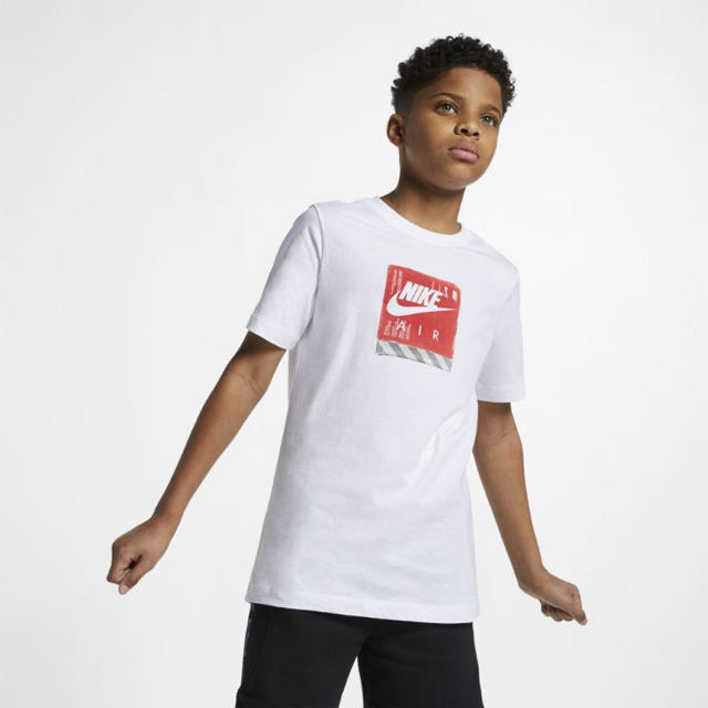 NIKE(ナイキ)のナイキ ジュニア Tシャツ サイズ130 キッズ/ベビー/マタニティのキッズ服男の子用(90cm~)(Tシャツ/カットソー)の商品写真