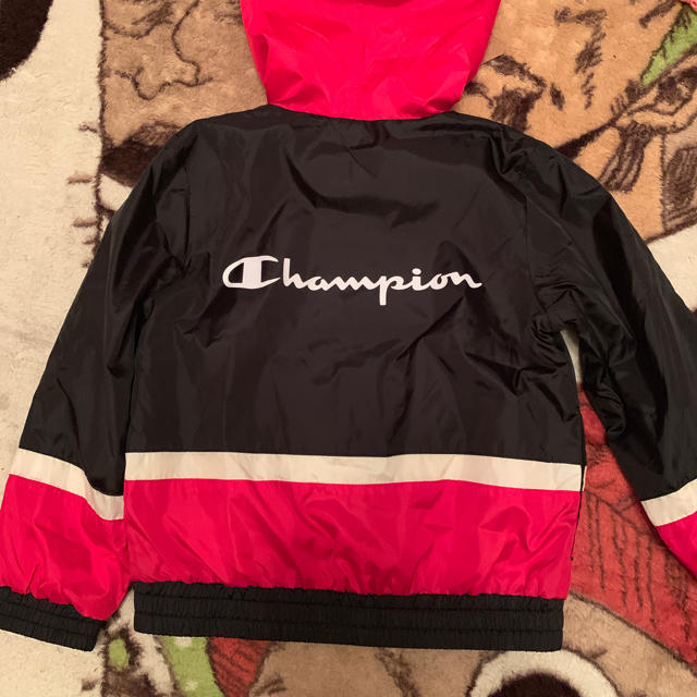 Champion(チャンピオン)のRIRI☆様専用チャンピオン 新品未使用 120 ウィンドブレーカー キッズ/ベビー/マタニティのキッズ服男の子用(90cm~)(ジャケット/上着)の商品写真