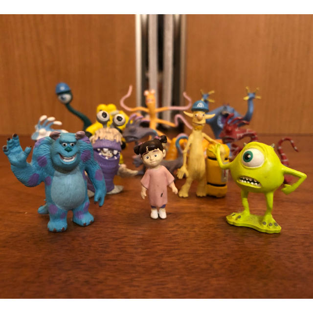 Disney(ディズニー)のモンスターズインク ミニフィギュア 13個セット⭐️ エンタメ/ホビーのおもちゃ/ぬいぐるみ(キャラクターグッズ)の商品写真