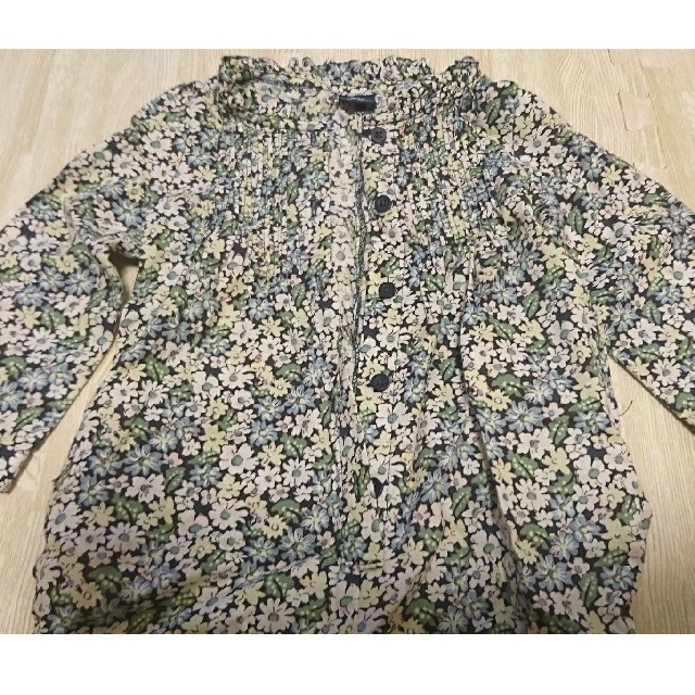 babyGAP(ベビーギャップ)のGAP 花柄ロンパース キッズ/ベビー/マタニティのベビー服(~85cm)(ロンパース)の商品写真