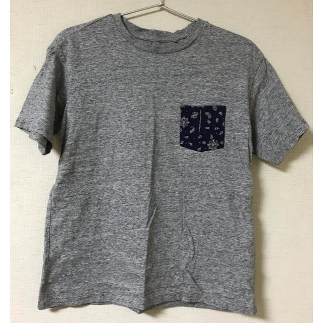 UNIQLO(ユニクロ)のUNIQLO  ペイズリー柄 ポケット Tシャツ 150 キッズ/ベビー/マタニティのキッズ服男の子用(90cm~)(Tシャツ/カットソー)の商品写真