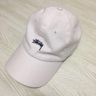 ステューシー(STUSSY)のstussy キャップ 白(キャップ)