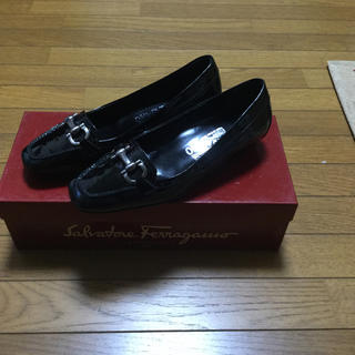 フェラガモ(Ferragamo)のフェラガモ靴 5D (22.5cm)サイズ(ローファー/革靴)