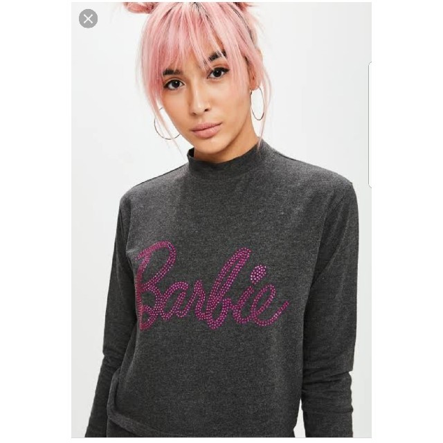 Barbie(バービー)のアメリカ正規　PINKピンク　Barbie バービー　ハイネックロンT トップス レディースのトップス(Tシャツ(長袖/七分))の商品写真