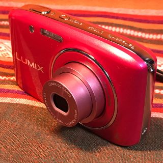 パナソニック(Panasonic)のlumix DMC-S2  1200万画素 EZズーム6.8倍 4GB SD付き(コンパクトデジタルカメラ)