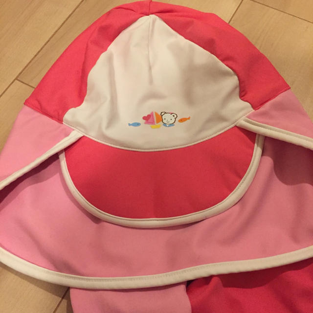 familiar(ファミリア)のfamiliar ラッシュガード 水泳帽♡100 キッズ/ベビー/マタニティのキッズ服女の子用(90cm~)(水着)の商品写真