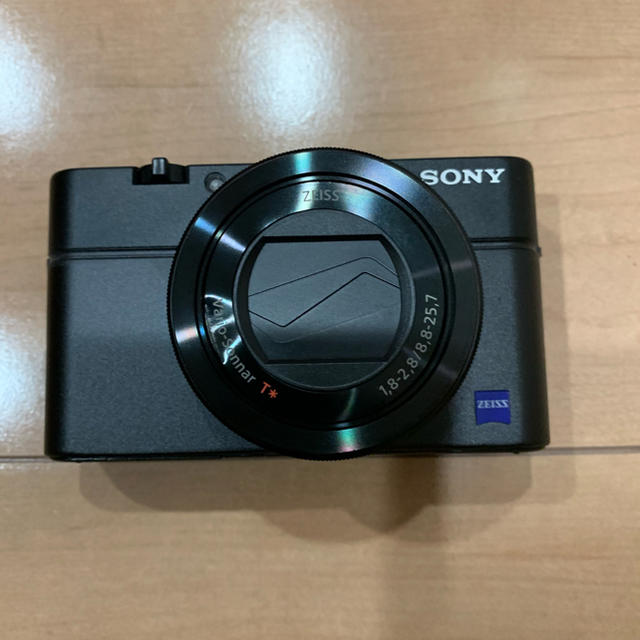 SONY(ソニー)のSONY RX100M3 スマホ/家電/カメラのカメラ(コンパクトデジタルカメラ)の商品写真